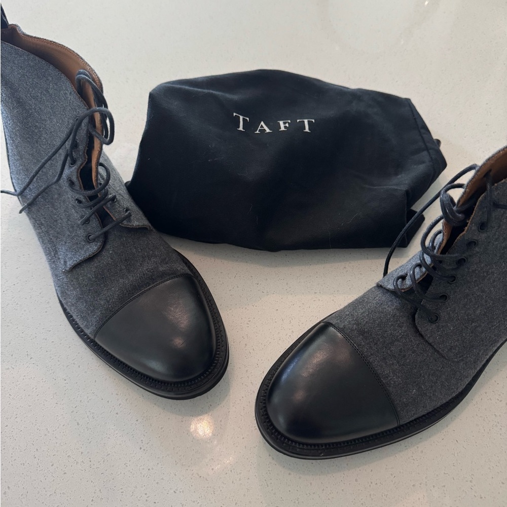 Taft Gray and Black Chukka Boots for Timeless Elegance